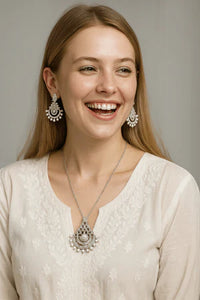 Majestic Pearl Fan Pendant Set